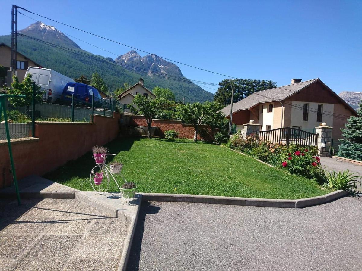 Maison Mitoyenne Avec Terrasse Villar-Saint-Pancrace ภายนอก รูปภาพ